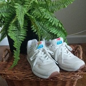 New Balance 574 Cream Joggers/Trainers 👟